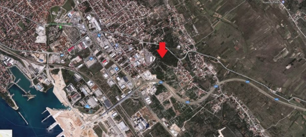 Zadar, Barbaričina, zemljište komercijalne namjene 2300 m2